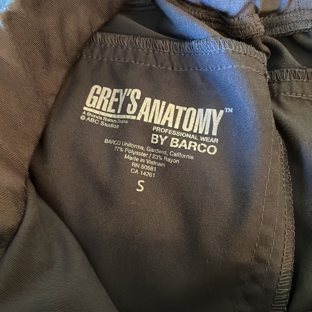 Womens Greys Anatomy scrub pants, size S. - Picture 3 of 4